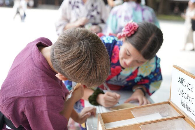 tokyo-shibuya-meiji-shrine-tour-in-kimono-english-friendly
