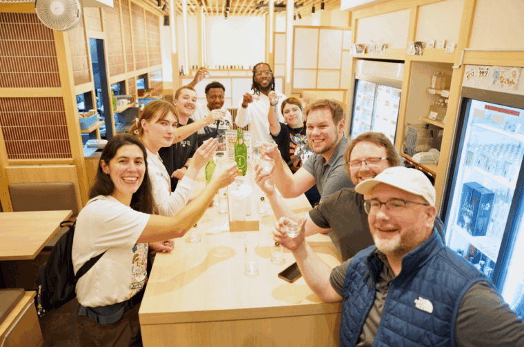 tokyo-shibuya-night-waling-food-and-bar-crawl-tour