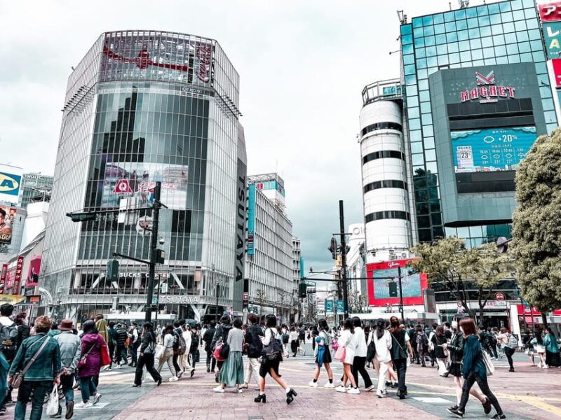 tokyo-shibuya-walking-tour-with-crossing-hachiko-statue