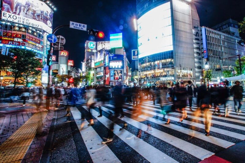 tokyo-shibuya-walking-tour-with-crossing-hachiko-statue