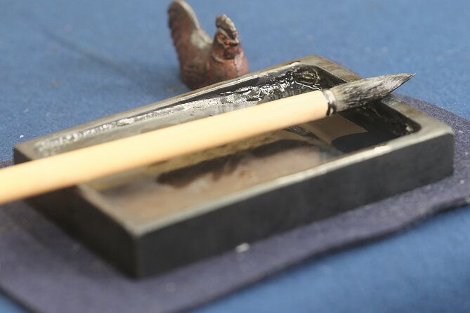 tokyo-shinagawa-experience-calligraphy-wearing-a-kimono-or-samue
