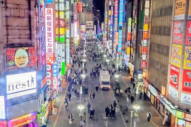 Tokyo Shinjuku at Night - A Deep Dive into the Tour Experience