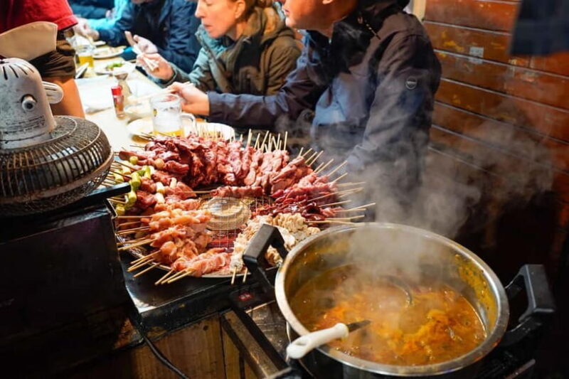 Tokyo: Shinjuku Golden Gai Bar Hopping Night Tour - Key Points