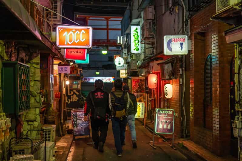 tokyo-shinjuku-golden-gai-bar-hopping-that-only-locals-know