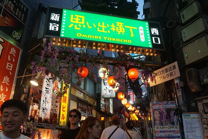 tokyo-shinjuku-hidden-japanese-bar-tour-neon-light-city-2