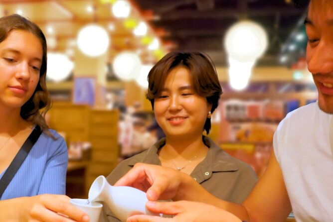 tokyo-shinjuku-hidden-japanese-bar-tour-neon-light-city-2