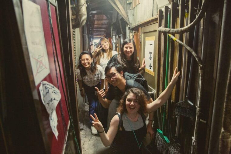 tokyo-shinjuku-izakaya-and-golden-gai-bar-hopping-tour