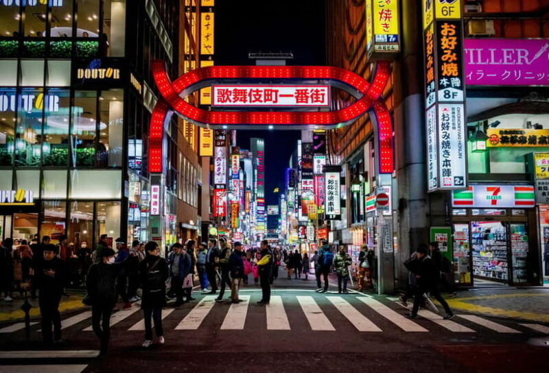 Tokyo: Shinjuku Night Tour with 6 dish & all-you-can-drink - An In-Depth Look at the Shinjuku Night Tour