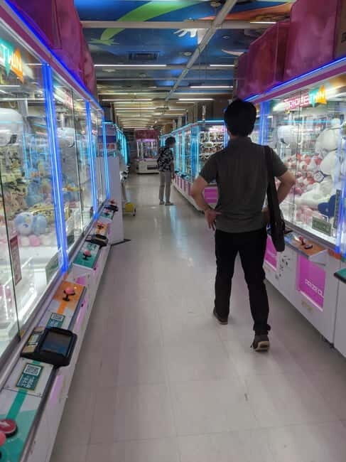 Tokyo Shinjuku : Private Walking Night Tour with Pachinko - Value and Cost Analysis