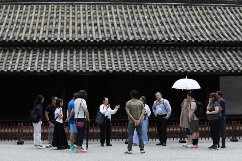 Tokyo: Shogun Tour of the Imperial Palace East Gardens - An Array of Artifacts and Scenic Views