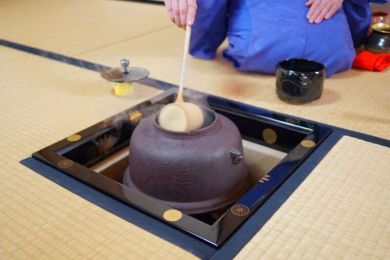 tokyo-tea-ceremony-class-at-a-traditional-tea-room