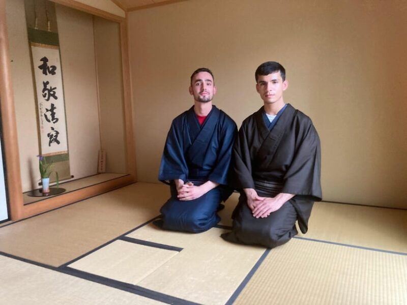 tokyo-tea-ceremony-experience-in-a-small-tea-room