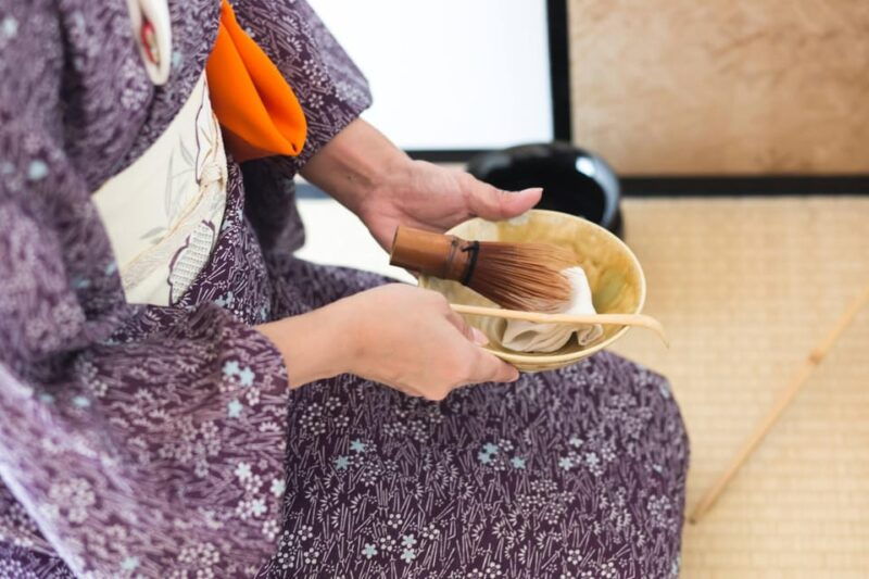 tokyo-tea-ceremony-experience-in-a-small-tea-room