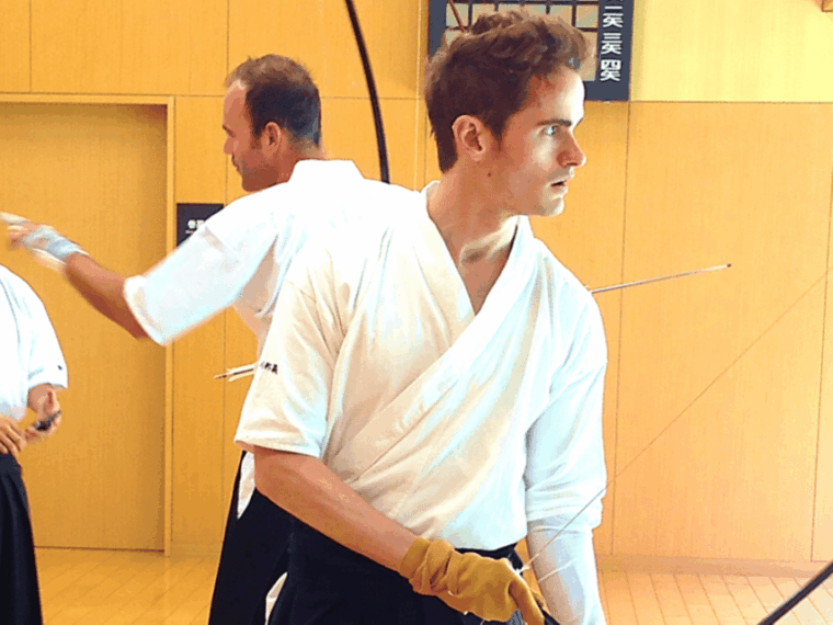 tokyo-the-only-genuine-japanese-archery-kyudo-experience
