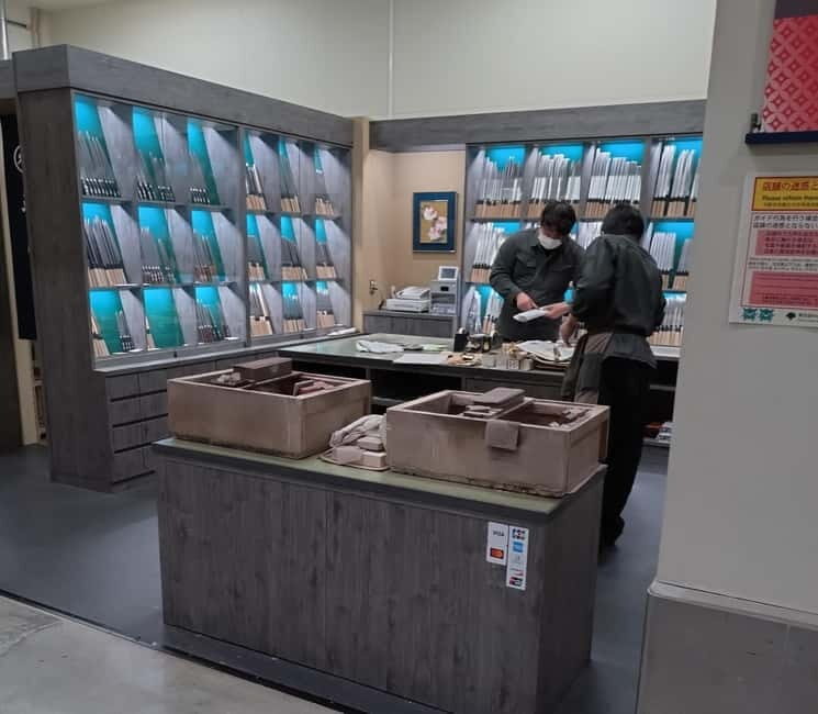 Tokyo: Toyosu Market Tour and Sushi Making Class - Key Points