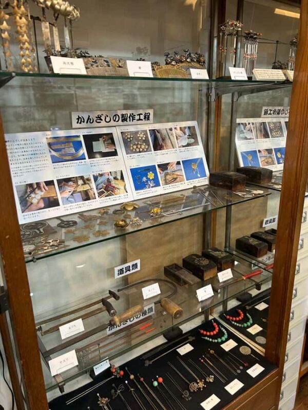 Tokyo: Traditional Hairpin Craft Workshop with Local Artisan - Who Should Consider This Tour?