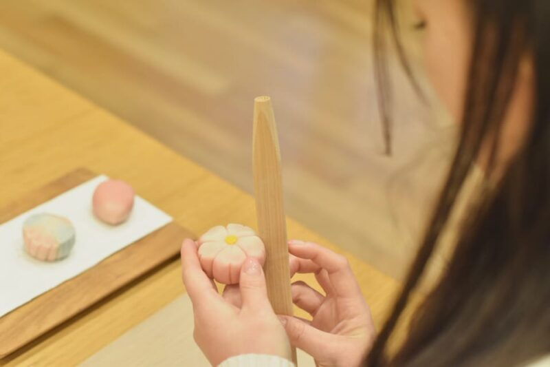 tokyo-traditional-sweet-making-and-matcha-experience