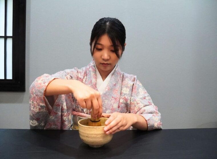 tokyo-traditional-tea-ceremony-with-a-japanese-tea-master