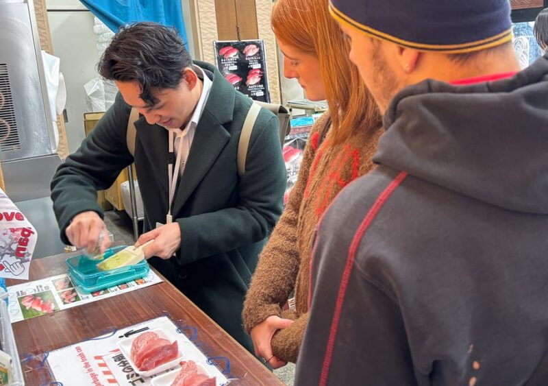 tokyo-tsukiji-fish-market-street-food-tour