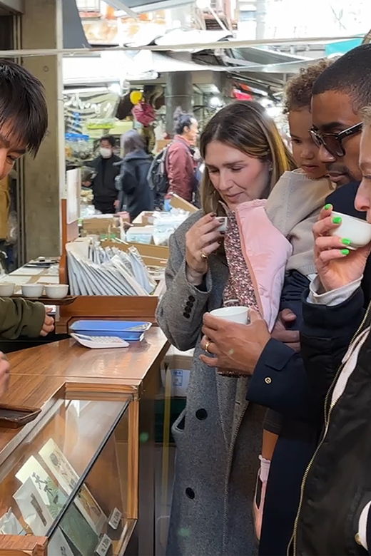 tokyo-tsukiji-fish-market-street-food-tour