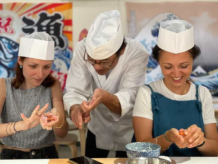 tokyo-tsukiji-fish-market-sushi-making-class-with-pro-chef