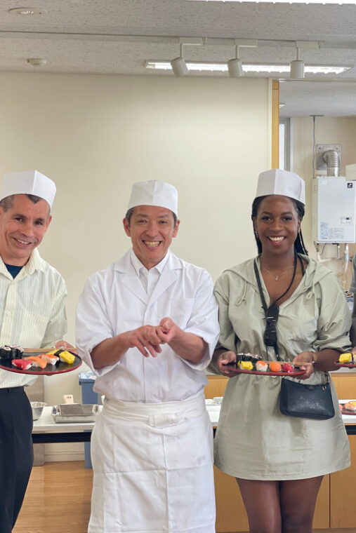 tokyo-tsukiji-fish-market-sushi-making-class-with-pro-chef