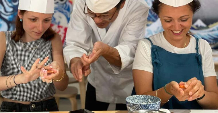 tokyo-tsukiji-fish-market-sushi-making-class-with-pro-chef