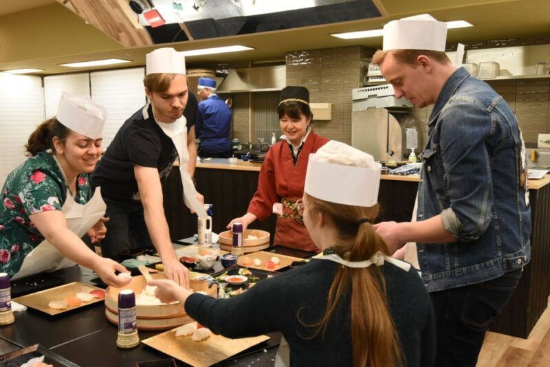 tokyo-tsukiji-market-guided-tour-sushi-making-experience