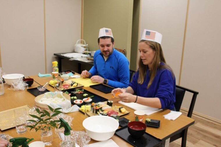 tokyo-tsukiji-market-guided-tour-sushi-making-experience