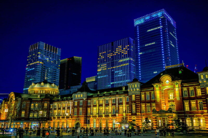 tokyo-twilight-expedition-car-tour-nighttime-city-cruise