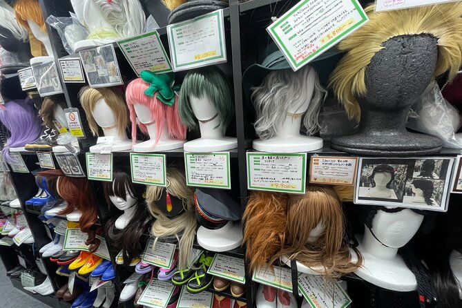 tokyo-visit-cosplay-shop-and-shopping-in-anime-store-2