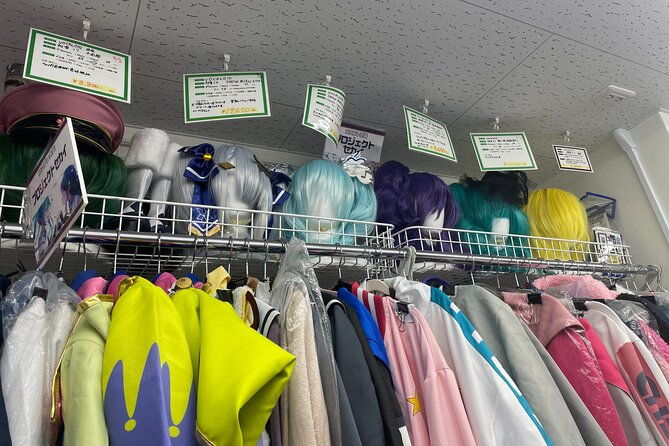 tokyo-visit-cosplay-shop-and-shopping-in-anime-store-2