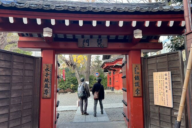 tokyo-walking-tour-of-sensoji-temple-and-surroundings-in-asakusa