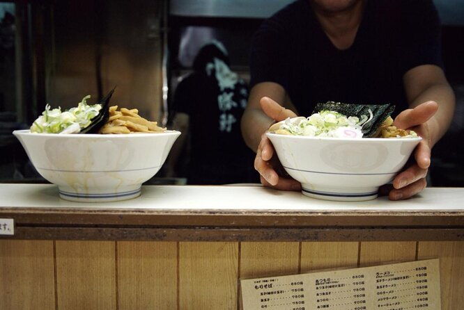 tokyo-walking-tour-with-licensed-guide-shinjuku-2