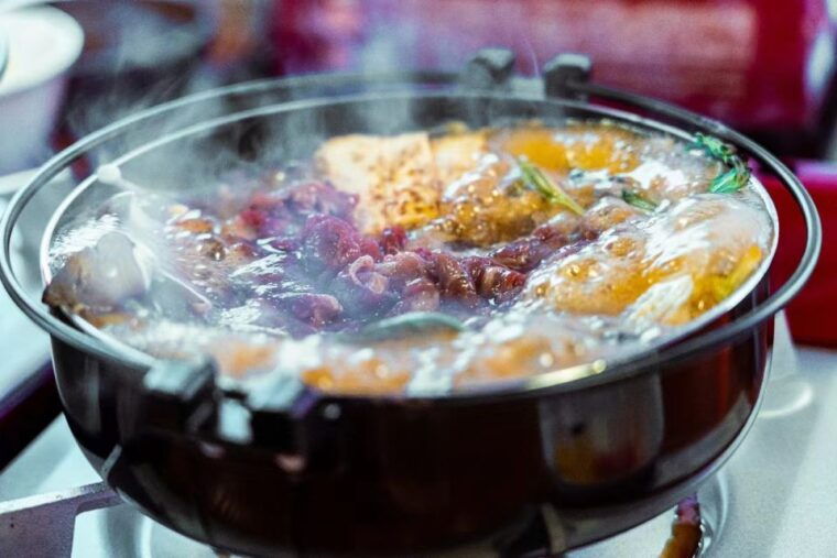 tokyo-yakatabune-dinner-cruise-with-japanese-show-drinks