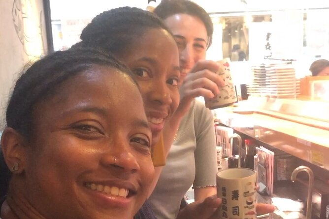 tokyos-bizarre-pub-hopping-tours-personalized-and-localized