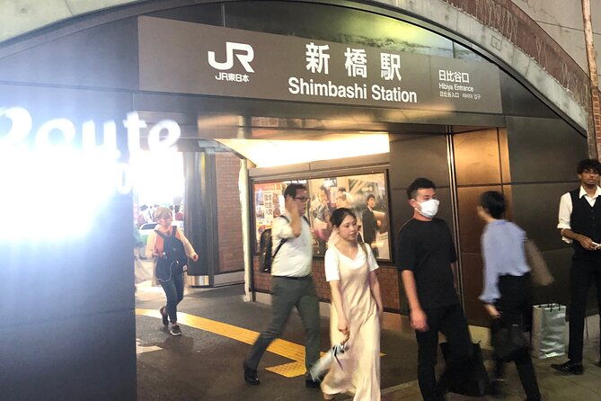 tokyos-bizarre-pub-hopping-tours-personalized-and-localized