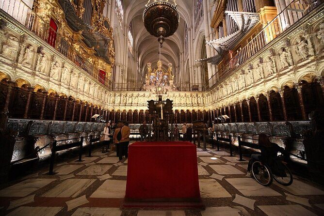 Toledo Essential: Private Visit with Official Guide and Tickets - Why Opt for This Tour?