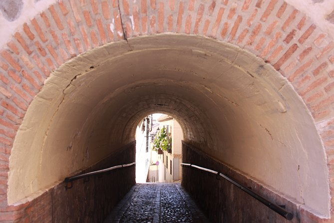 toledo-private-half-day-tour-cathedral-santo-tome-and-synagogue