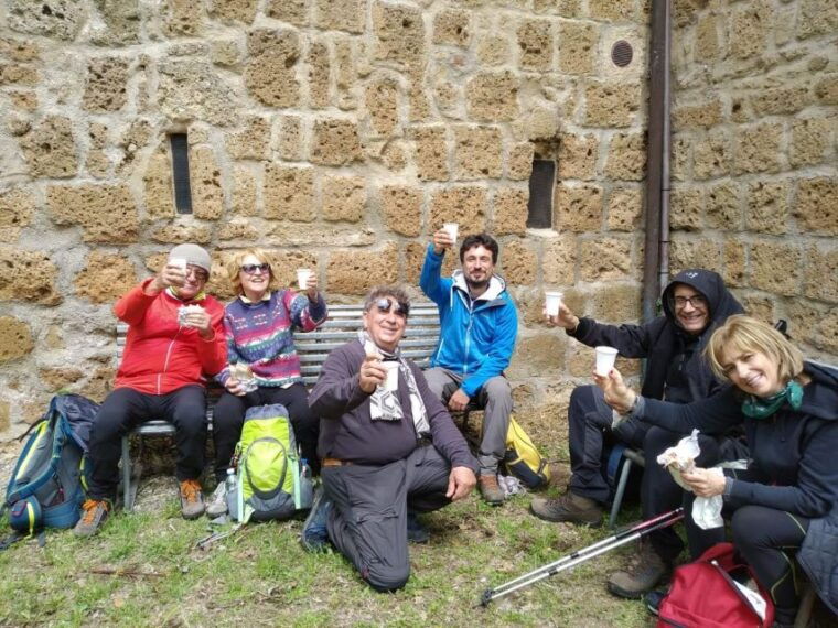 tomb-hunting-and-trekking-adventure-in-sovana-3
