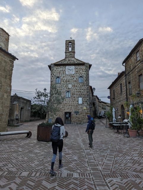 tomb-hunting-and-trekking-adventure-in-sovana-3