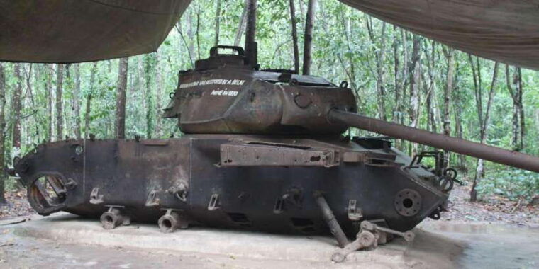 top-1-choice-cu-chi-tunnels-and-ho-chi-minh-city