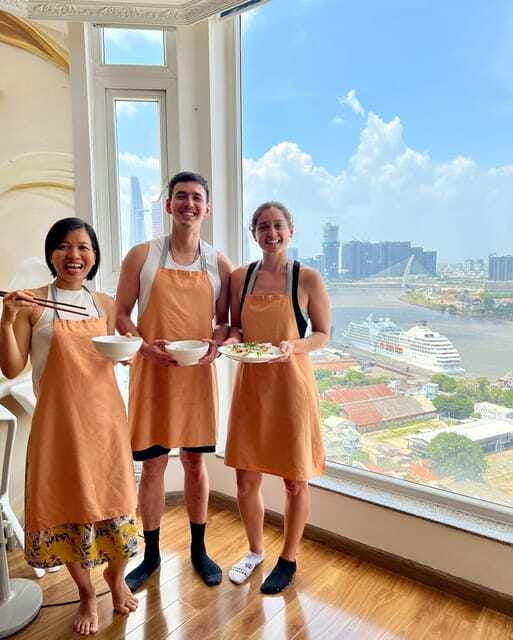 top-home-cooking-class-with-stunning-river-view-ac-kitchen