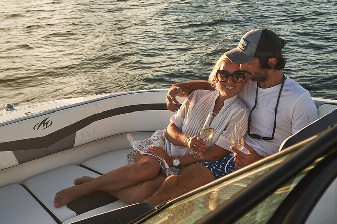 Top Rated: Best Private Boat Charter in Miami with guided captain - What Makes This Tour Stand Out?