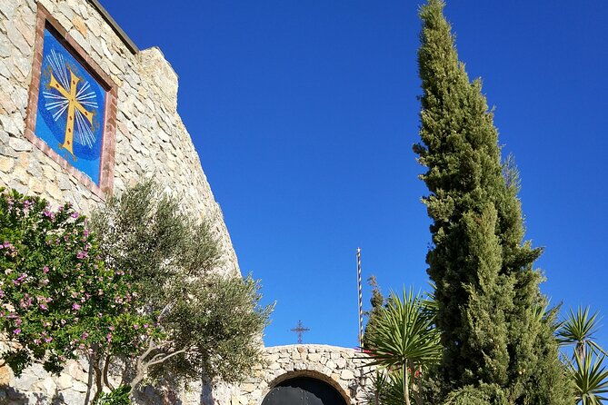 top-sights-of-santorini-with-wine-tasting-and-sunset-in-oia