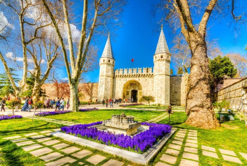 topkapi-palace-and-harem-istanbul-fast-track-tickets-tour-2