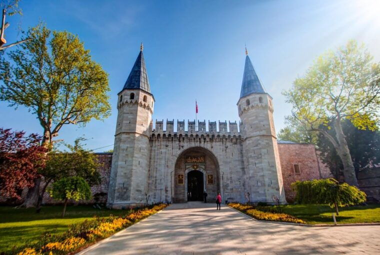 topkapi-palace-and-harem-istanbul-fast-track-tickets-tour-2