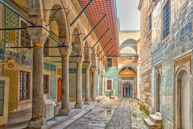 topkapi-palace-and-harem-istanbul-fast-track-tickets-tour