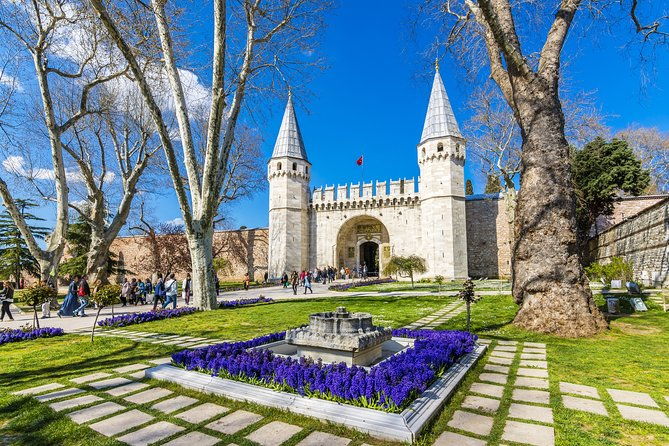 topkapi-palace-hagia-sophia-hippodrome-blue-mosque-and-grand-bazaar-tour