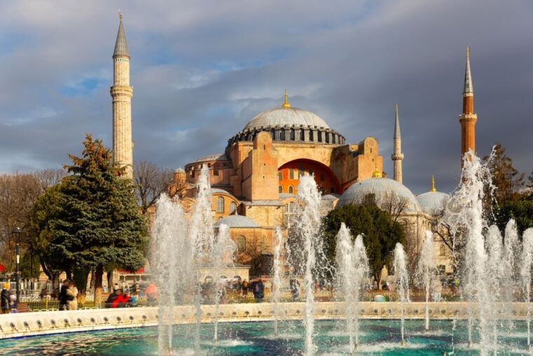 topkapi-palace-hagia-sophia-hippodrome-blue-mosque-tour